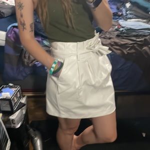 White faux leather skirt Kendall and Kylie